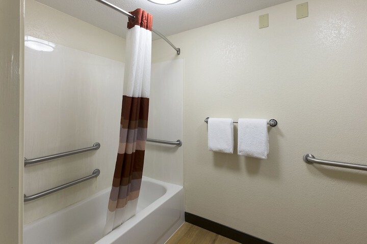 Red Roof Inn PLUS+ West Springfield