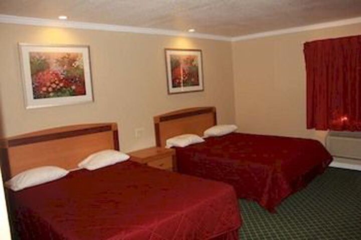 Holiday Lodge