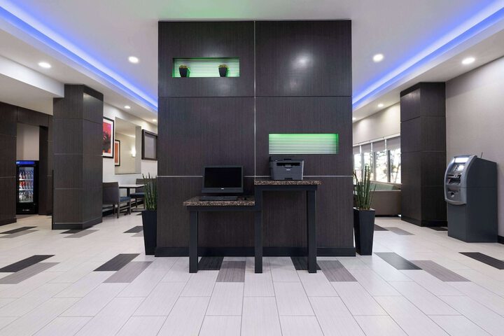 Business Center 60 of 60