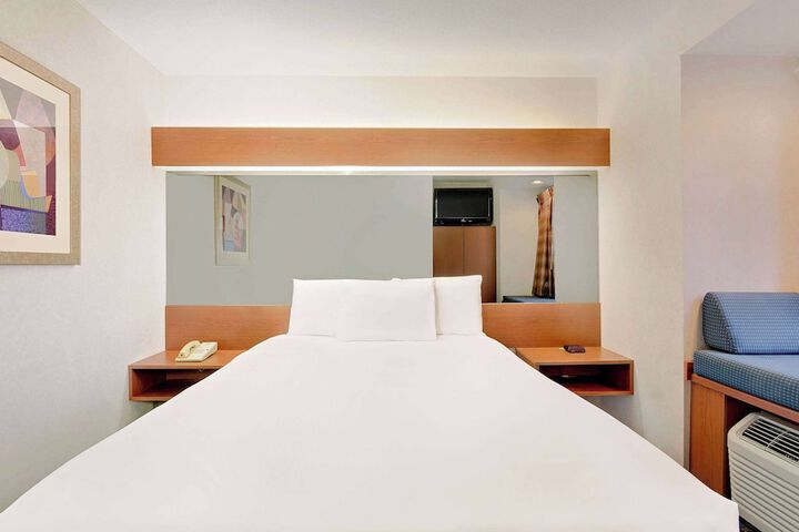 Room 19 of 26