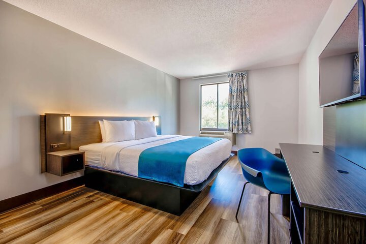 Room 14 of 27