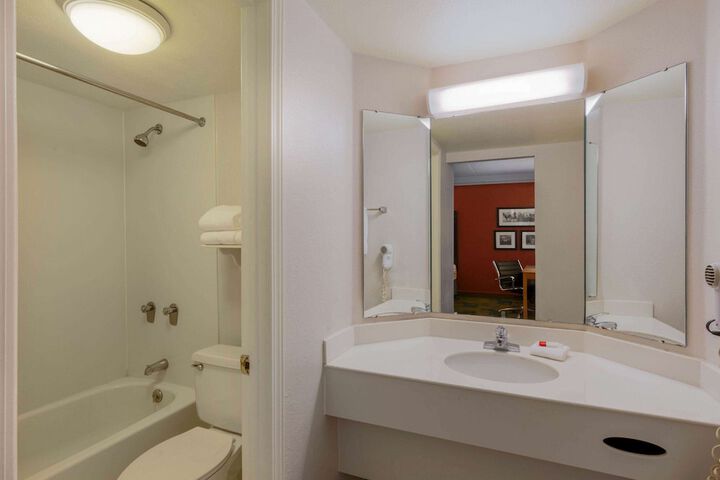 Room 16 of 41