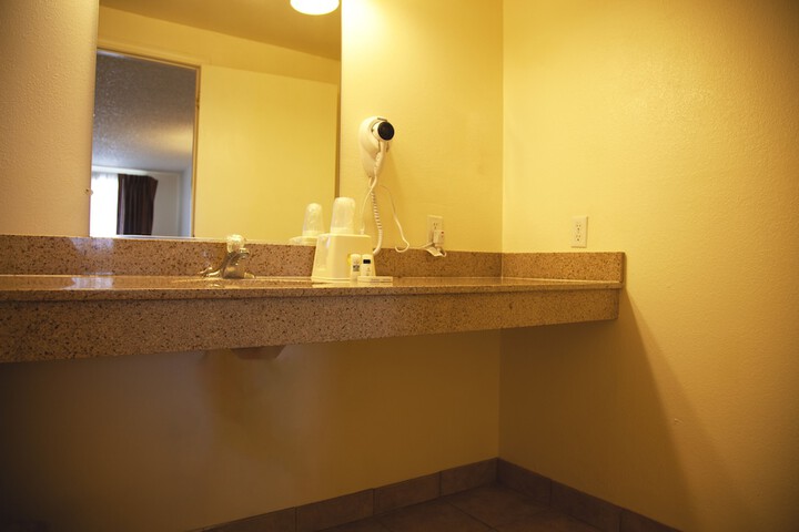 Room 25 of 39