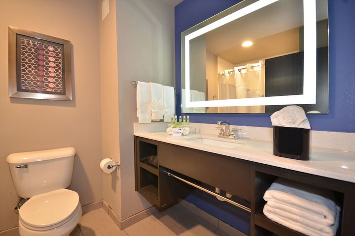 Room 15 of 40