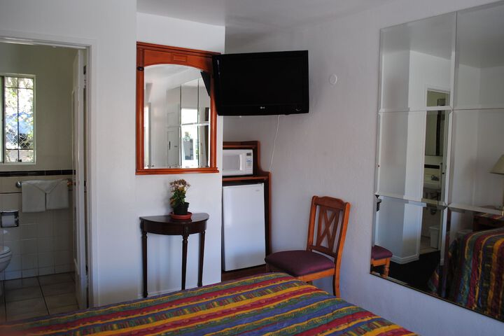 Room 20 of 33