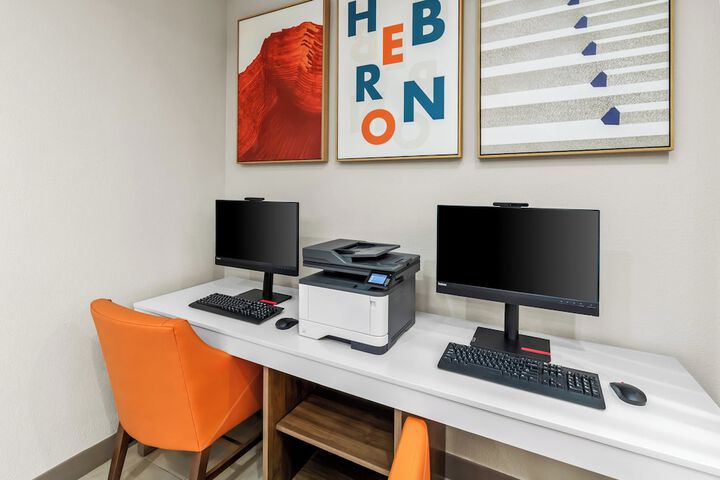 Holiday Inn Express & Suites Hebron - Cincinnati Airport by IHG