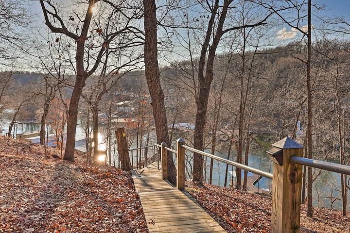 Pet-friendly Grand Lake House w / Dock & Kayaks!