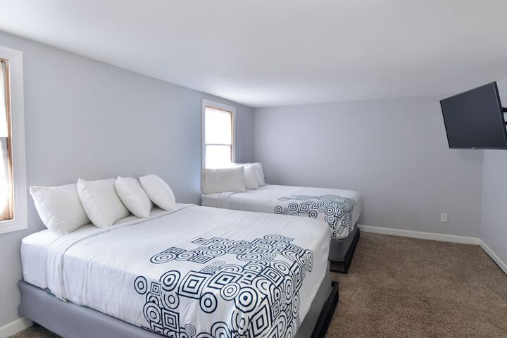 Room 106 of 143