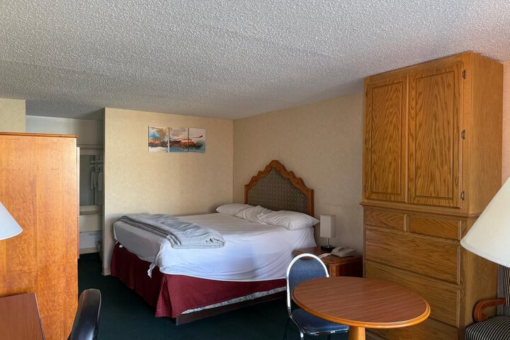 Room 28 of 36