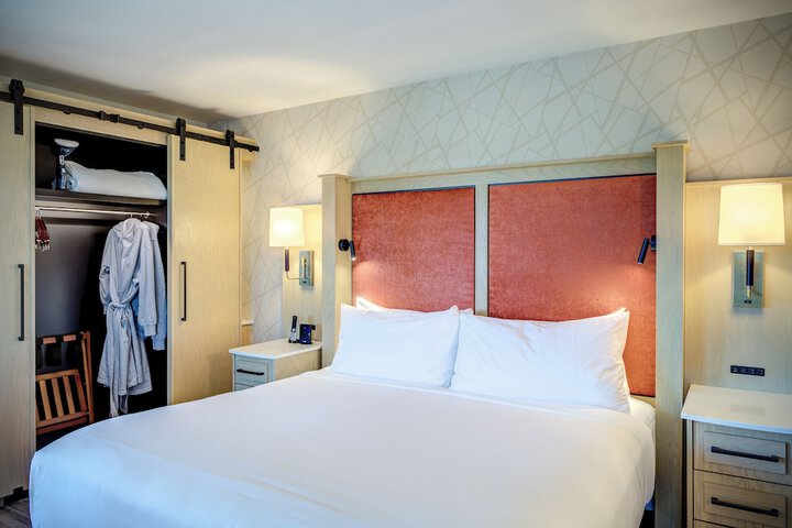 Room 48 of 120