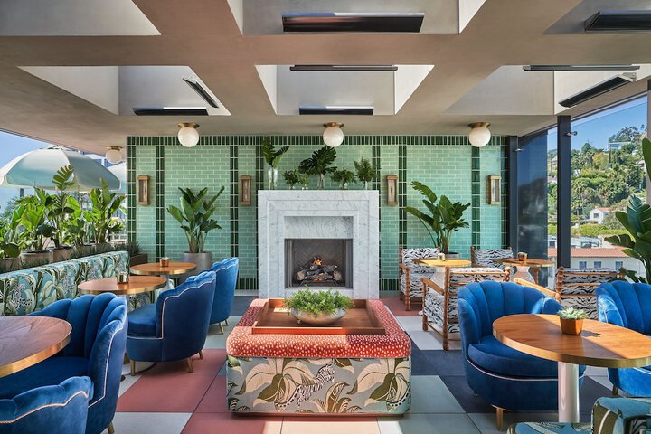 Lounge 58 of 74