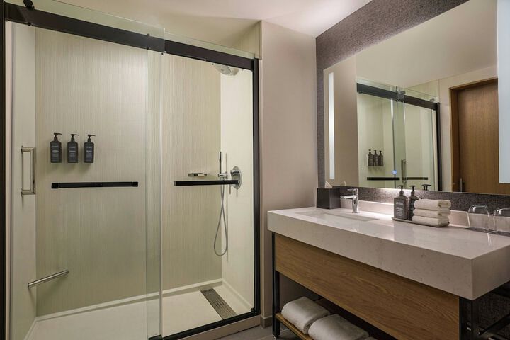 Sheraton Grand Sacramento Hotel