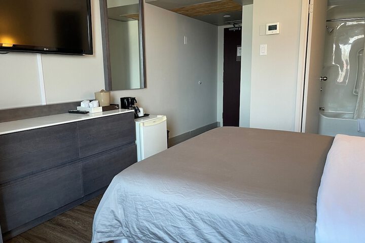Room 25 of 40