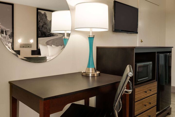 Room 13 of 45