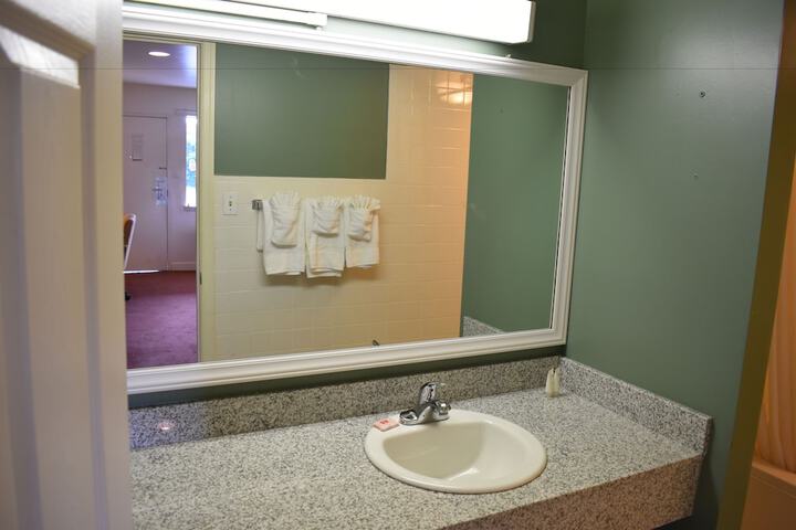 Room 4 of 31