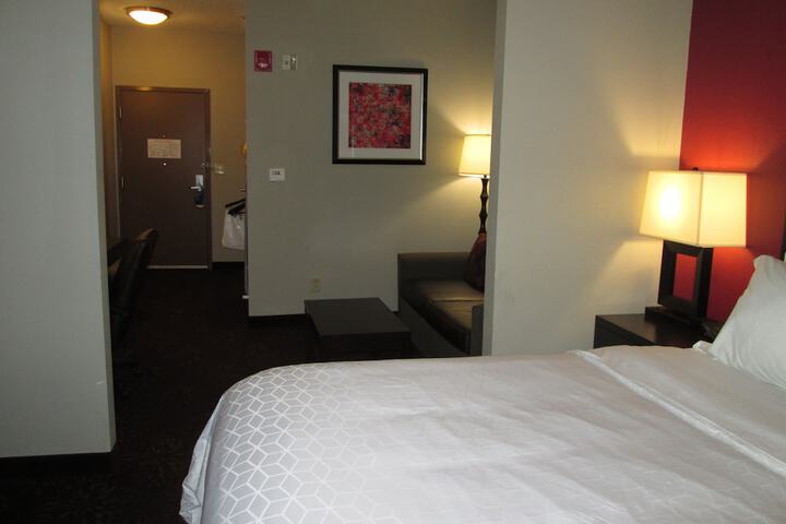 Room 34 of 81