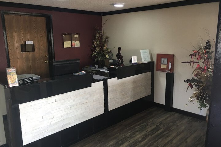 Super 9 Motel