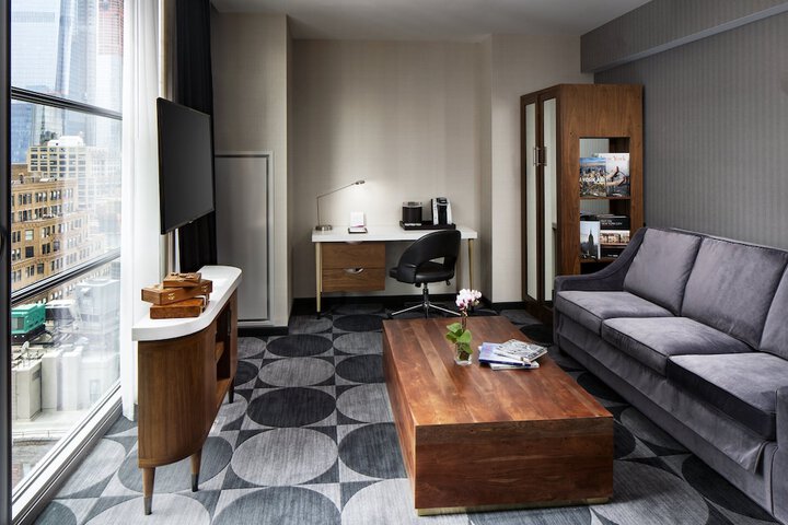 Room 44 of 102