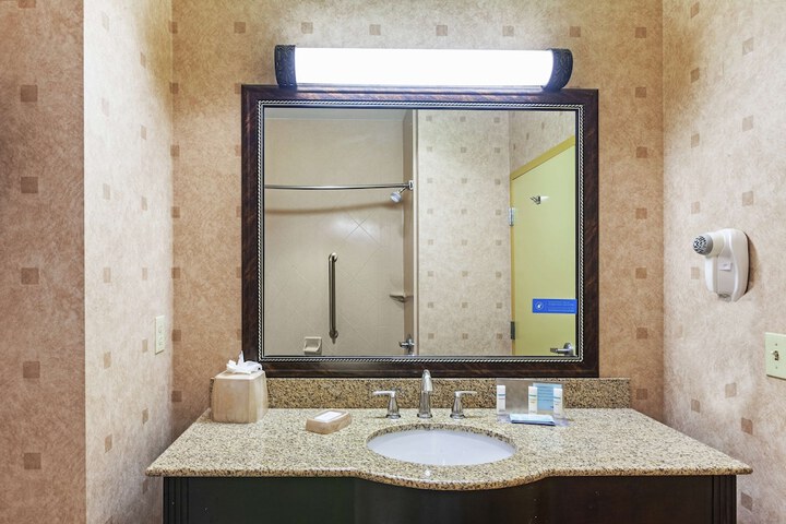 Hampton Inn & Suites Tulsa North / Owasso