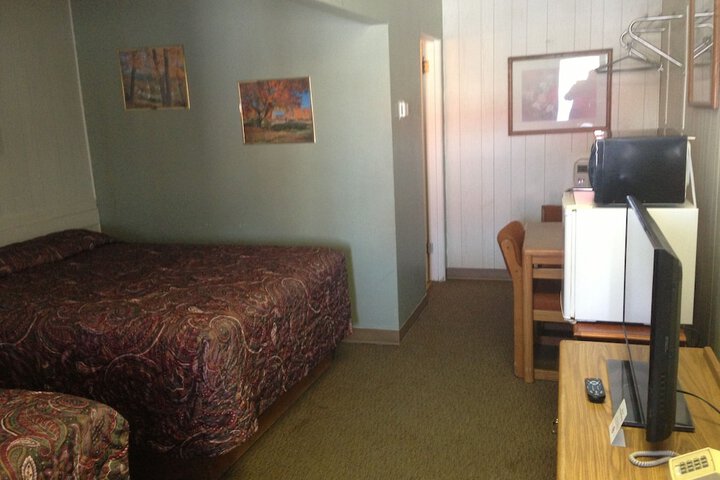 Room 11 of 34