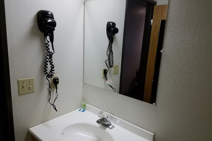 Room 16 of 26