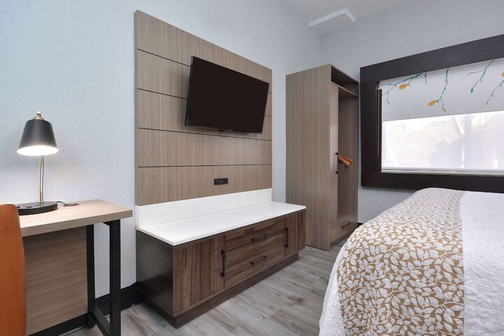 Room 53 of 118