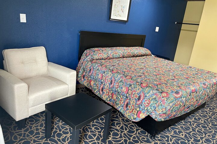 Room 7 of 13