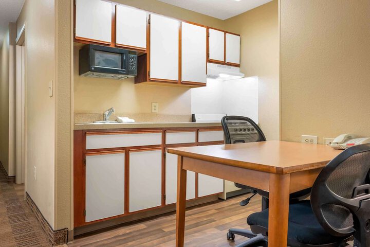 Room 18 of 32