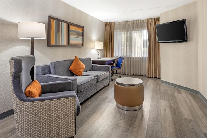 Best Western Plus Miamisburg-Dayton Suites Banquets & Hotel