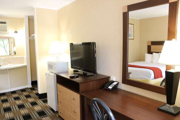 Room 16 of 36