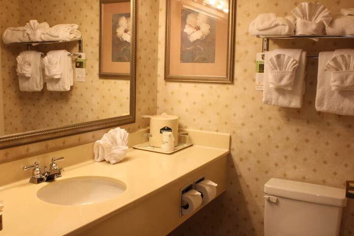 Room 8 of 34