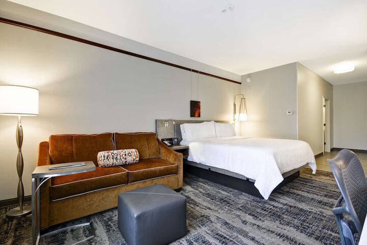 Room 16 of 48
