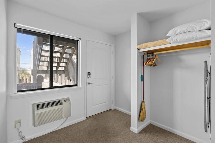Room 76 of 97