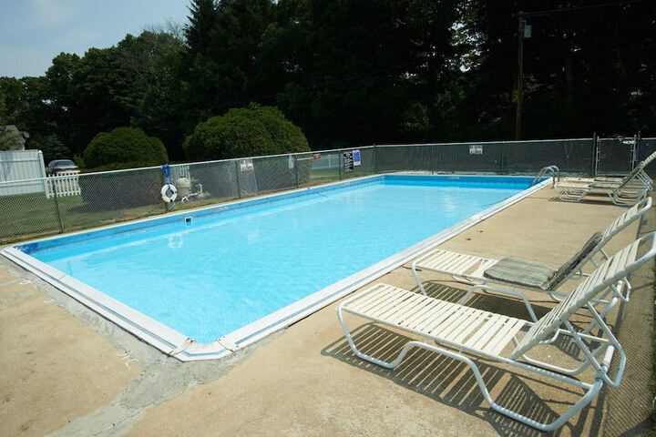 Clinton Motel