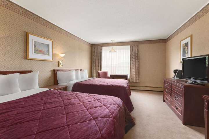 Room 6 of 16