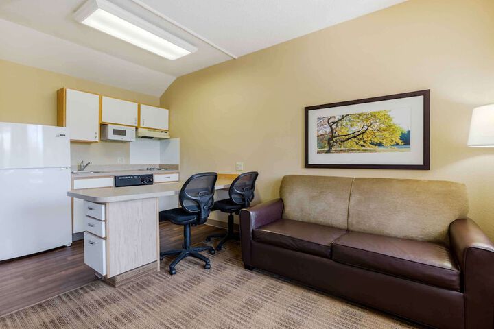 Room 32 of 37