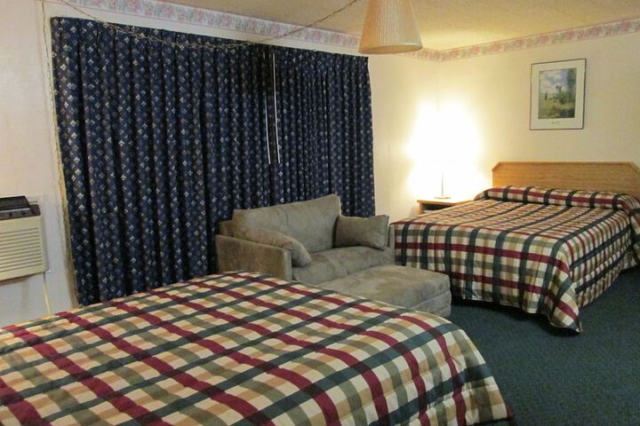 Town House Motel Inc