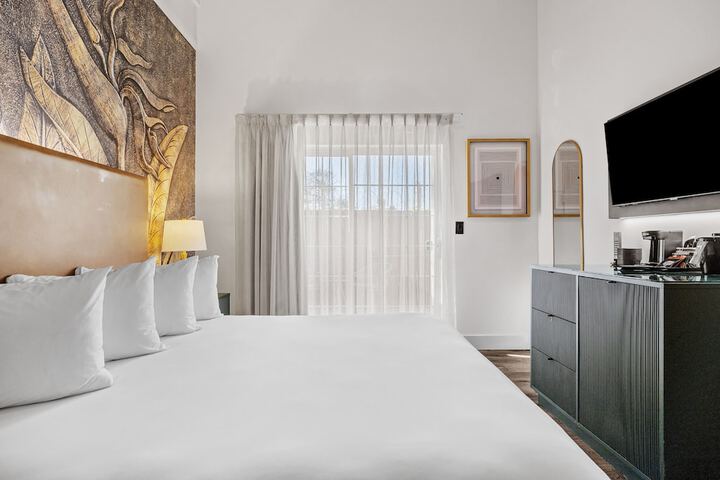 Room 53 of 100