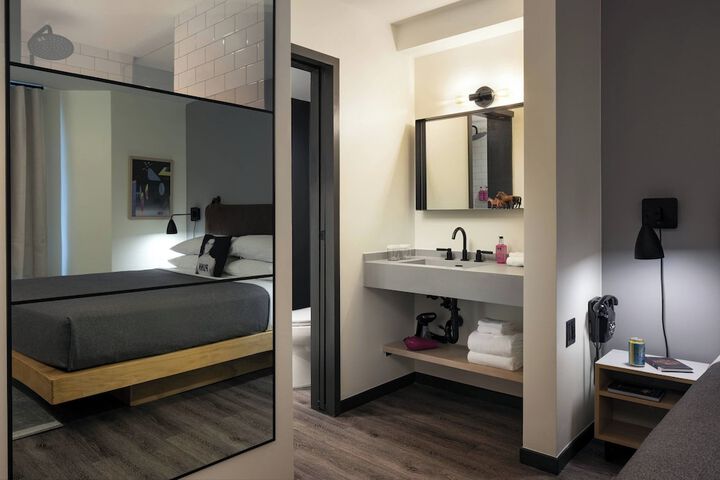 Room 26 of 50