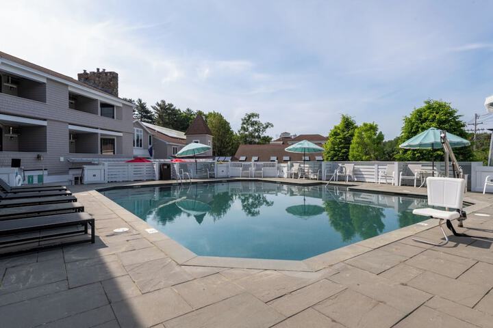 The Meadowmere Resort