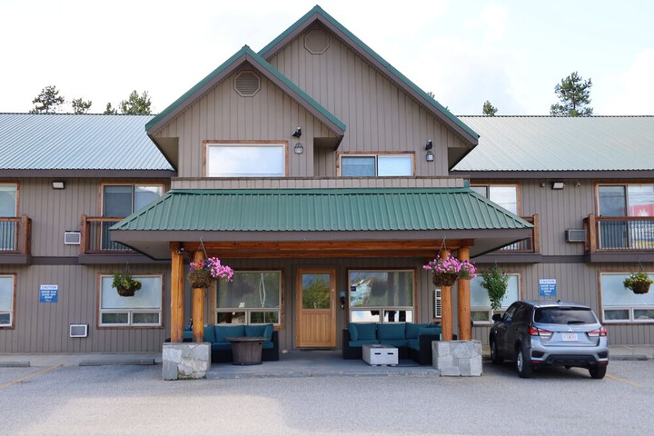 Glacier Mountain Lodge