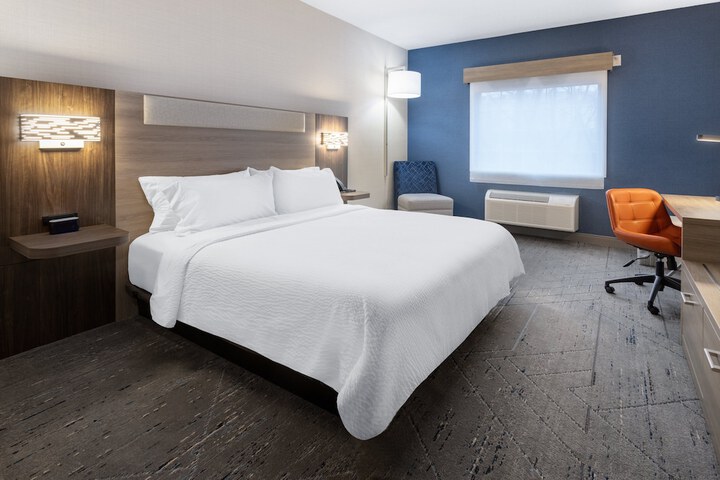 Room 15 of 40