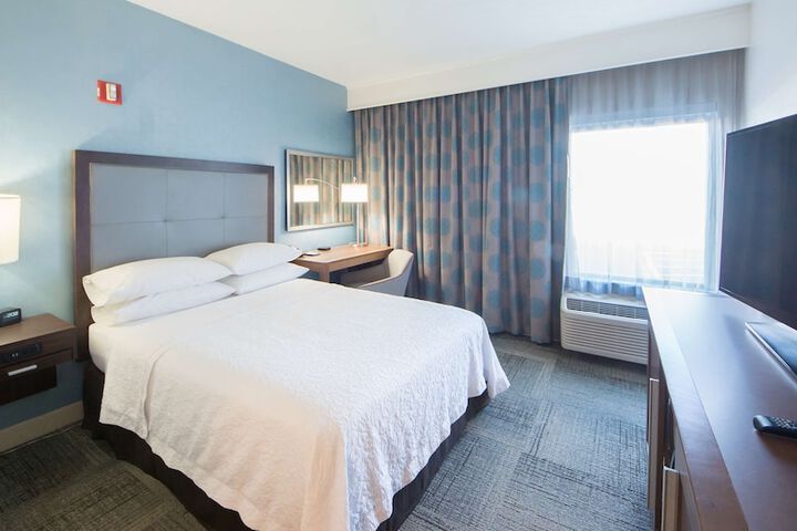 Room 32 of 49