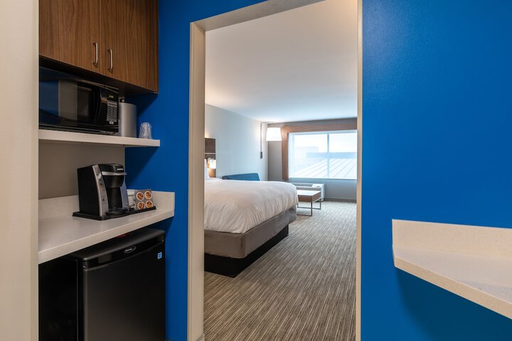 Room 26 of 42