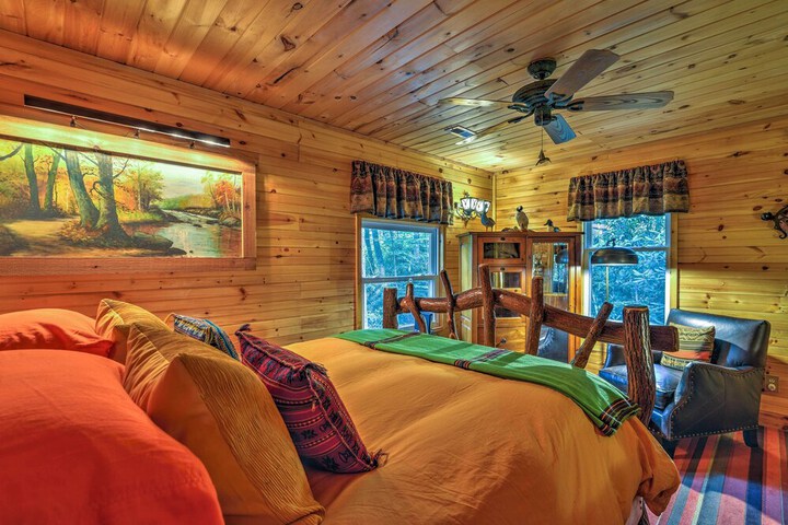 Celo Cabin w / Deck in Pisgah National Forest