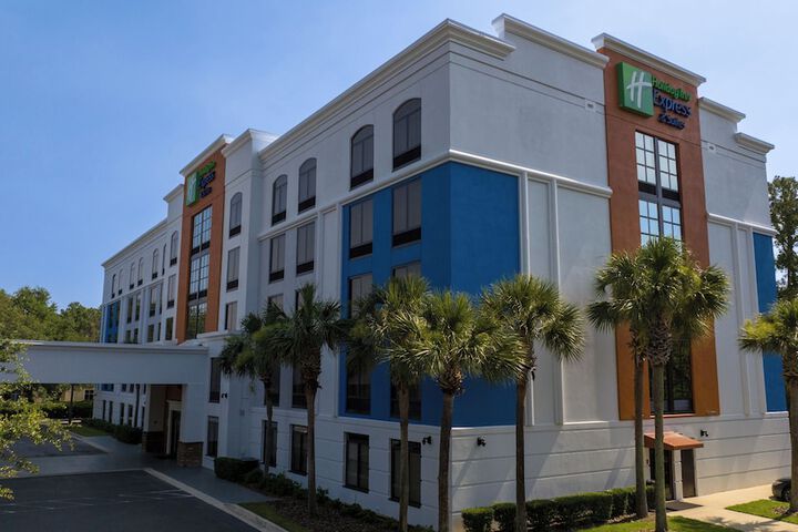 Hotel 5 of 50