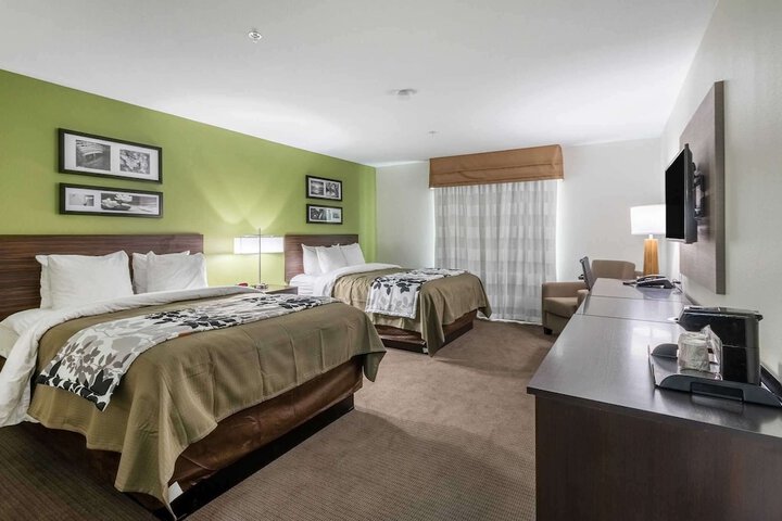 Room 16 of 34