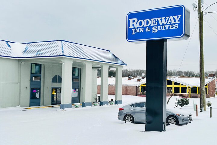 Rodeway Inn & Suites Plymouth Hwy 64