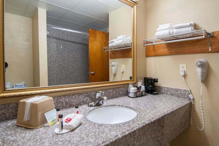 Room 17 of 23