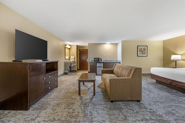 Best Western Plus Prairie Inn